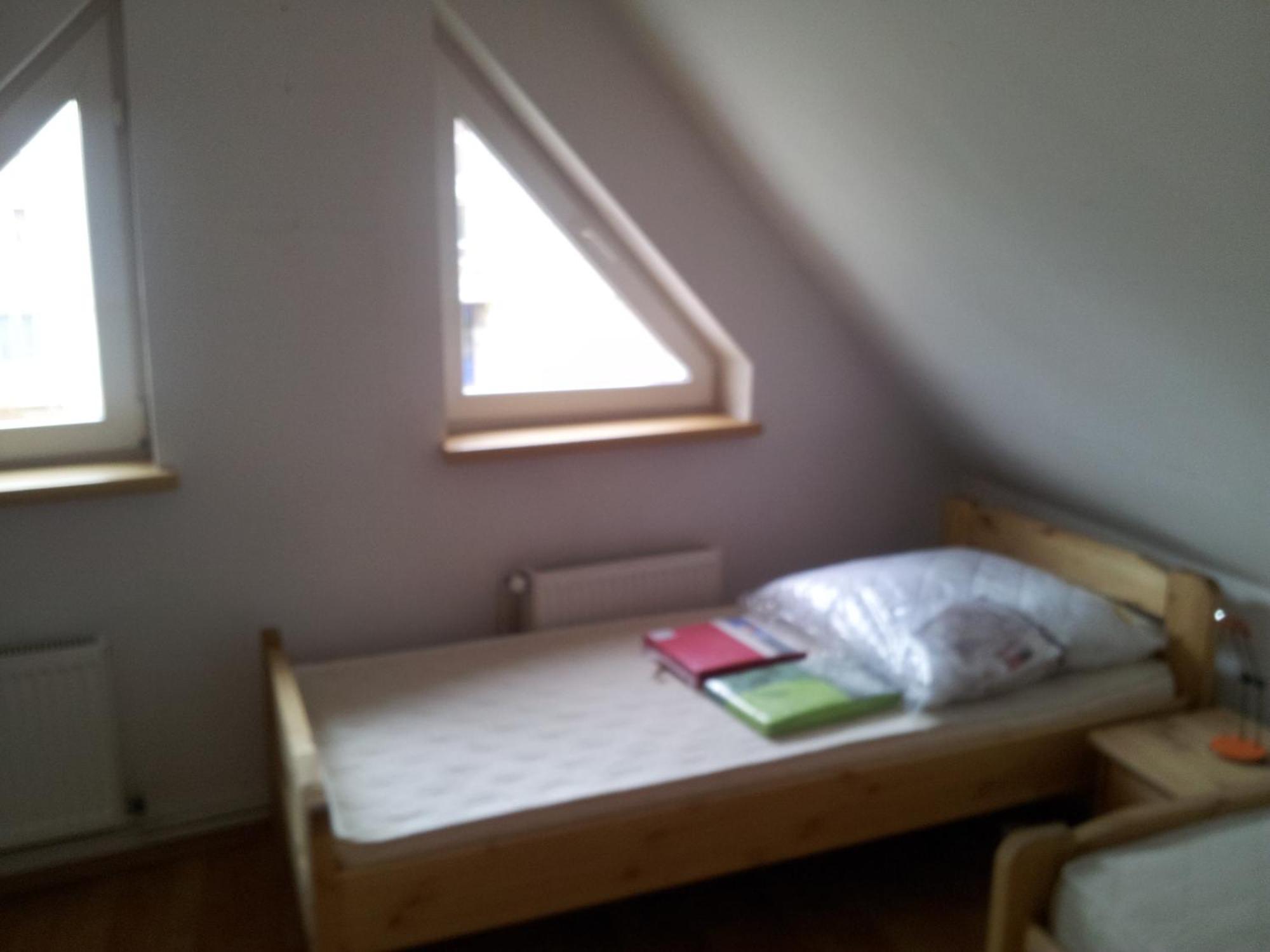Gazde/Camere de închiriat Roza